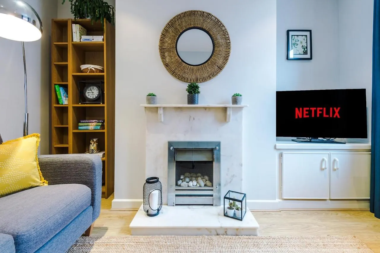 度假居 Quaint 2 Bedroom Chester City Cottage