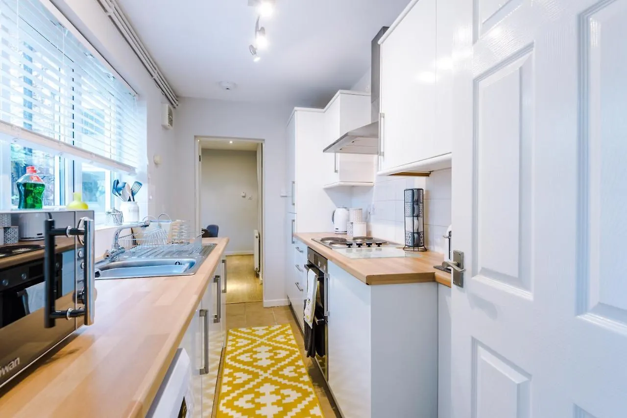 Quaint 2 Bedroom Chester City Cottage 度假居